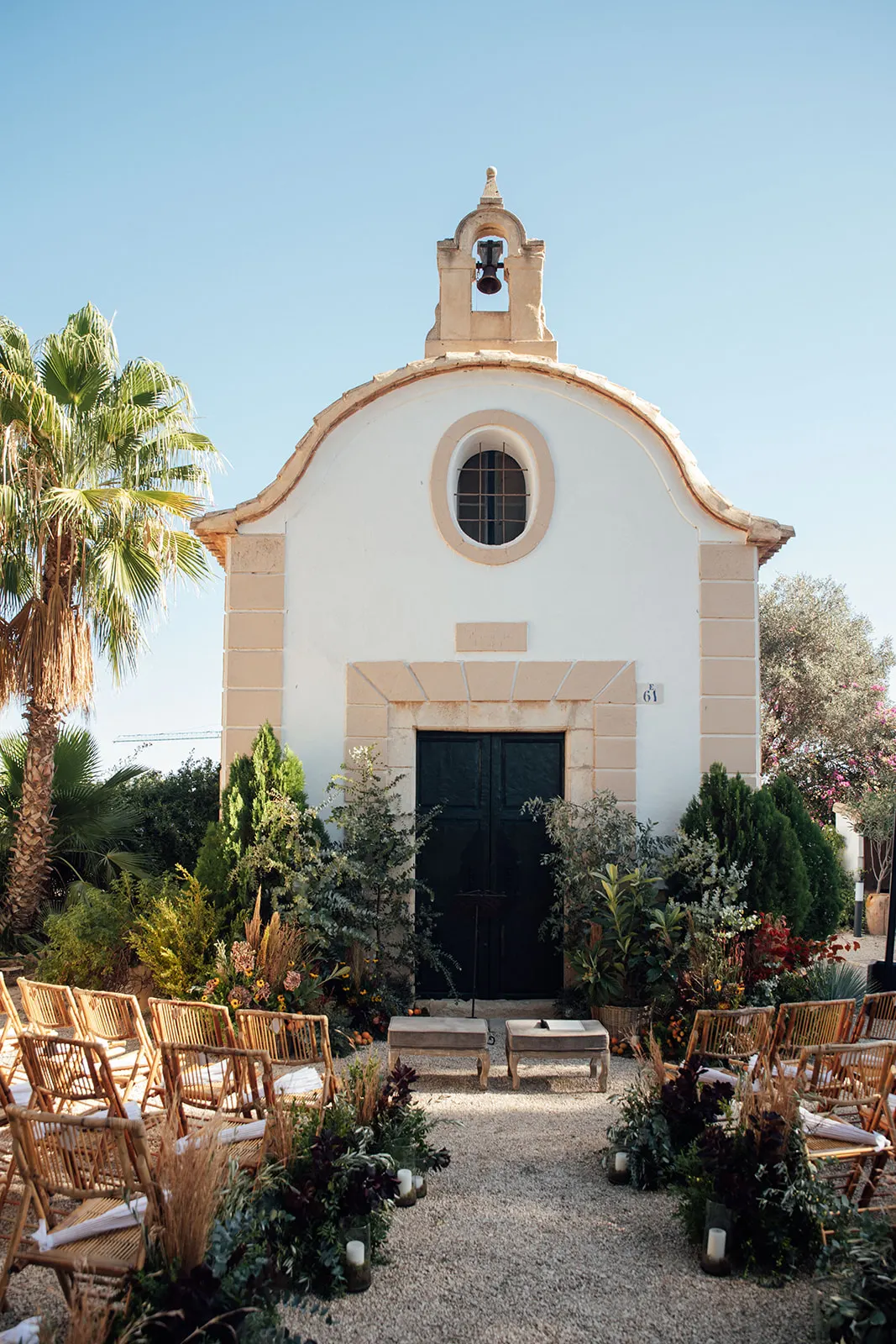 Ermita - Ceremonia con sillones vintage